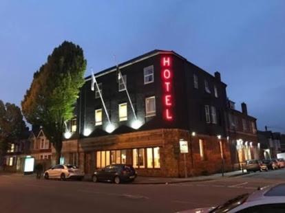 Hotels 24-7 - The Old Victoria Hotel Newport  Exterior foto