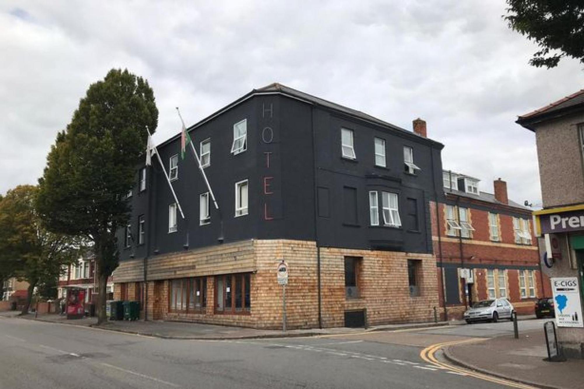 Hotels 24-7 - The Old Victoria Hotel Newport  Exterior foto