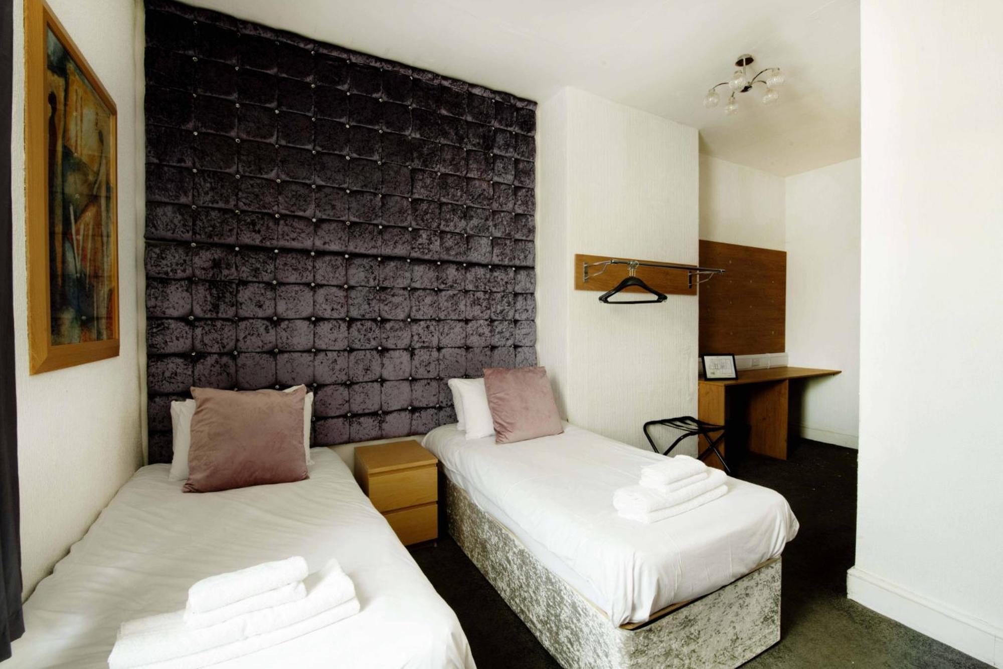 Hotels 24-7 - The Old Victoria Hotel Newport  Exterior foto